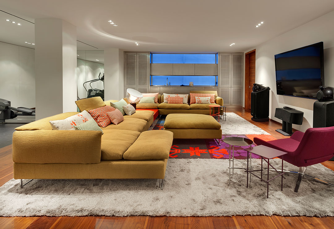 Large Custom Rug in a Modern Living Room | Urba Rugs Canada