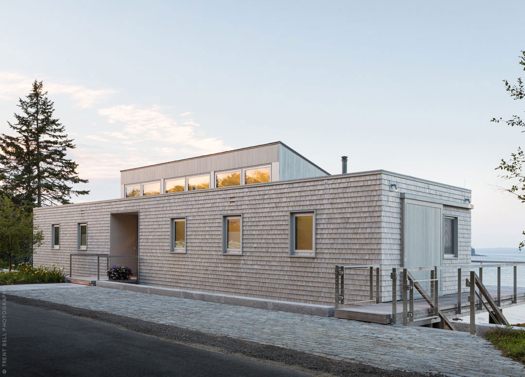 Amazing Contemporary Home Located on the Edge of a Bay in Maine, USA